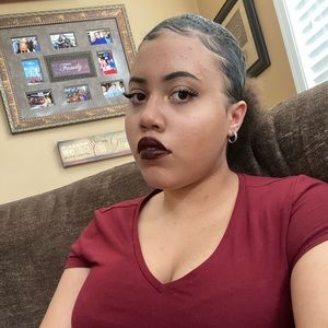 Meet your Posher, Kayla